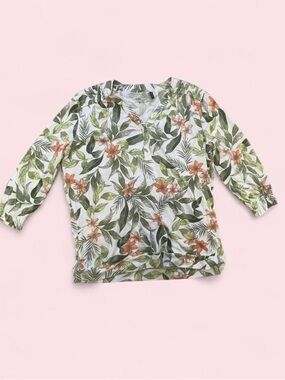 Olsen Women’s Floral print, V Neck 3/4 sleeves top in size M